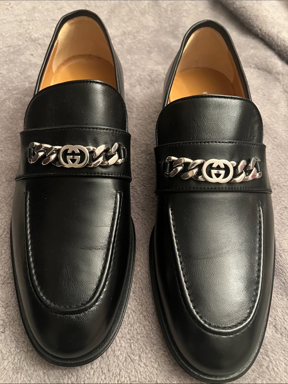 Gucci Black Leather Men’s Chain-Accent Slip-On Loafers